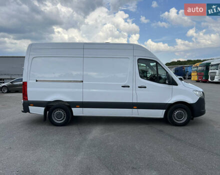 Белый Мерседес Sprinter, объемом двигателя 2.2 л и пробегом 230 тыс. км за 22699 $, фото 3 на Automoto.ua