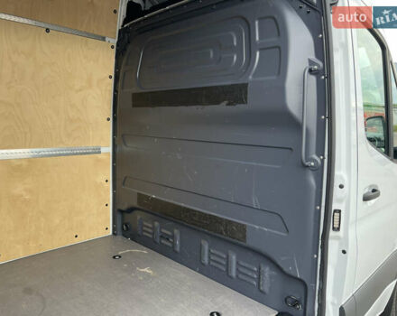 Белый Мерседес Sprinter, объемом двигателя 2.2 л и пробегом 230 тыс. км за 22699 $, фото 12 на Automoto.ua