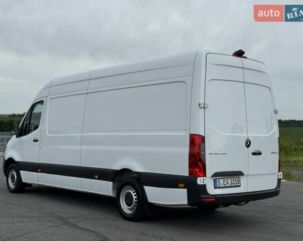 Белый Мерседес Sprinter, объемом двигателя 2.2 л и пробегом 300 тыс. км за 25900 $, фото 6 на Automoto.ua