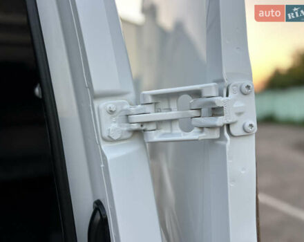 Белый Мерседес Sprinter, объемом двигателя 2.2 л и пробегом 267 тыс. км за 26500 $, фото 141 на Automoto.ua