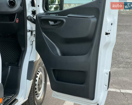 Белый Мерседес Sprinter, объемом двигателя 2.2 л и пробегом 267 тыс. км за 26500 $, фото 88 на Automoto.ua