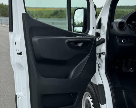 Белый Мерседес Sprinter, объемом двигателя 2.2 л и пробегом 300 тыс. км за 25900 $, фото 18 на Automoto.ua