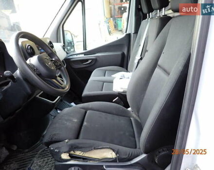 Белый Мерседес Sprinter, объемом двигателя 0 л и пробегом 215 тыс. км за 10713 $, фото 21 на Automoto.ua