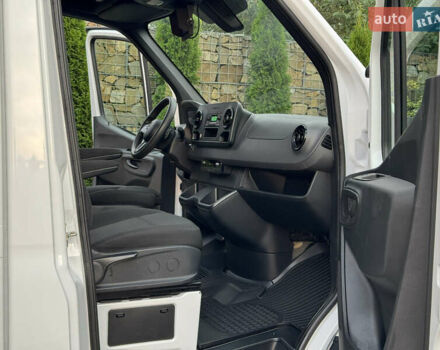 Белый Мерседес Sprinter, объемом двигателя 2.2 л и пробегом 254 тыс. км за 24500 $, фото 103 на Automoto.ua