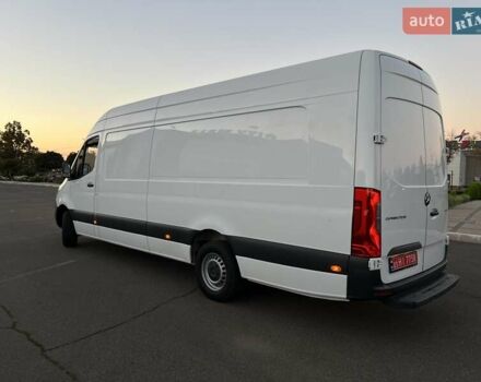 Белый Мерседес Sprinter, объемом двигателя 2.2 л и пробегом 318 тыс. км за 27500 $, фото 7 на Automoto.ua
