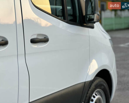 Белый Мерседес Sprinter, объемом двигателя 2.2 л и пробегом 267 тыс. км за 26500 $, фото 81 на Automoto.ua