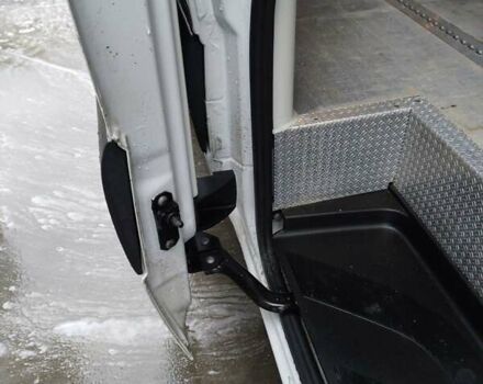 Белый Мерседес Sprinter, объемом двигателя 2.2 л и пробегом 297 тыс. км за 26700 $, фото 12 на Automoto.ua