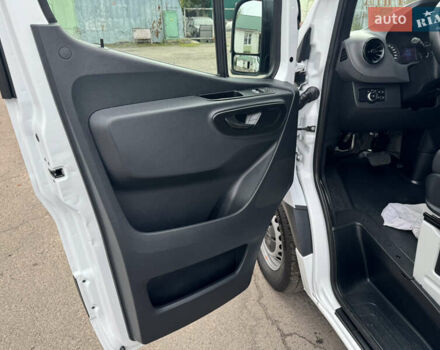 Белый Мерседес Sprinter, объемом двигателя 2.2 л и пробегом 245 тыс. км за 26900 $, фото 8 на Automoto.ua