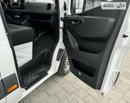 Белый Мерседес Sprinter, объемом двигателя 3 л и пробегом 260 тыс. км за 34850 $, фото 17 на Automoto.ua