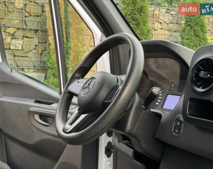Белый Мерседес Sprinter, объемом двигателя 2.2 л и пробегом 254 тыс. км за 24500 $, фото 111 на Automoto.ua