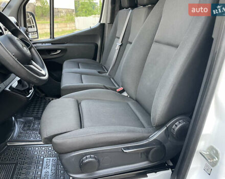 Белый Мерседес Sprinter, объемом двигателя 2.2 л и пробегом 267 тыс. км за 20999 $, фото 34 на Automoto.ua