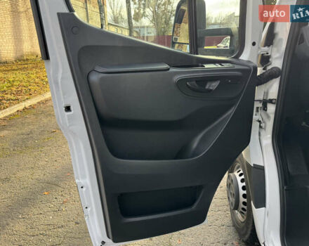 Белый Мерседес Sprinter, объемом двигателя 2.2 л и пробегом 293 тыс. км за 28800 $, фото 20 на Automoto.ua