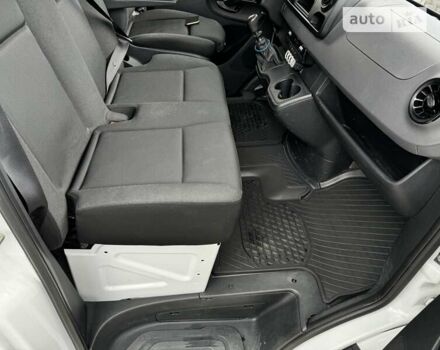 Белый Мерседес Sprinter, объемом двигателя 3 л и пробегом 260 тыс. км за 34850 $, фото 19 на Automoto.ua