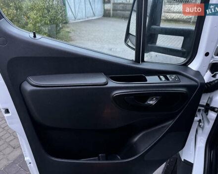 Белый Мерседес Sprinter, объемом двигателя 2.1 л и пробегом 366 тыс. км за 27800 $, фото 29 на Automoto.ua