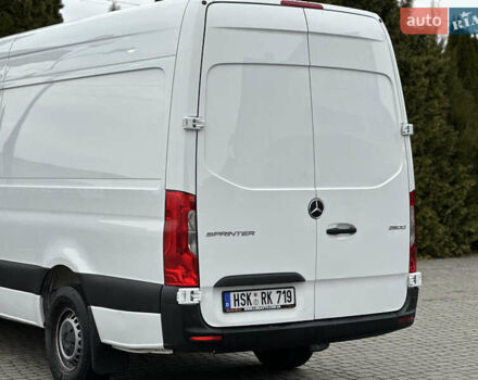 Белый Мерседес Sprinter, объемом двигателя 3 л и пробегом 300 тыс. км за 37500 $, фото 14 на Automoto.ua