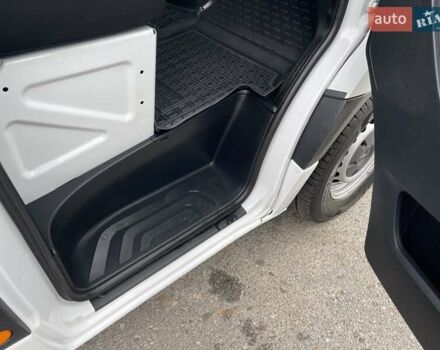 Белый Мерседес Sprinter, объемом двигателя 2.2 л и пробегом 300 тыс. км за 25500 $, фото 31 на Automoto.ua