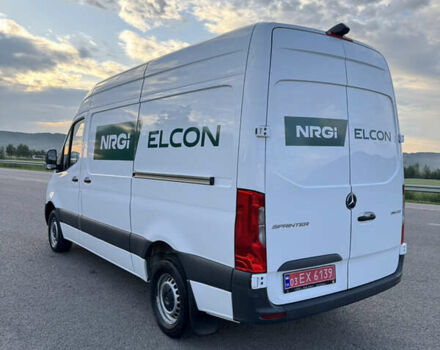 Белый Мерседес Sprinter, объемом двигателя 2.2 л и пробегом 308 тыс. км за 25800 $, фото 5 на Automoto.ua