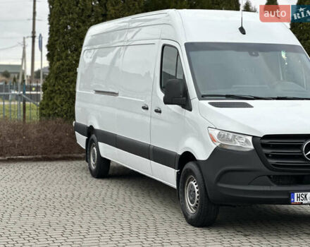 Белый Мерседес Sprinter, объемом двигателя 3 л и пробегом 300 тыс. км за 37500 $, фото 3 на Automoto.ua