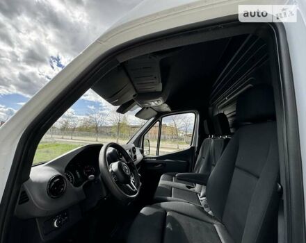 Белый Мерседес Sprinter, объемом двигателя 3 л и пробегом 260 тыс. км за 34850 $, фото 13 на Automoto.ua