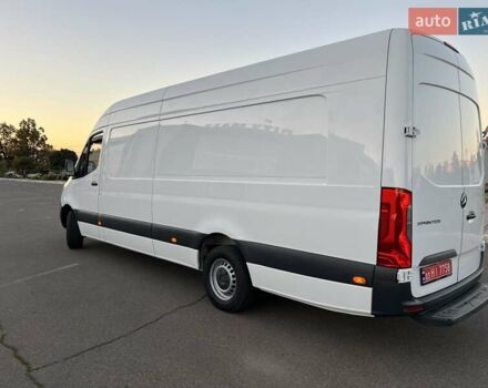 Белый Мерседес Sprinter, объемом двигателя 2.2 л и пробегом 318 тыс. км за 27500 $, фото 3 на Automoto.ua