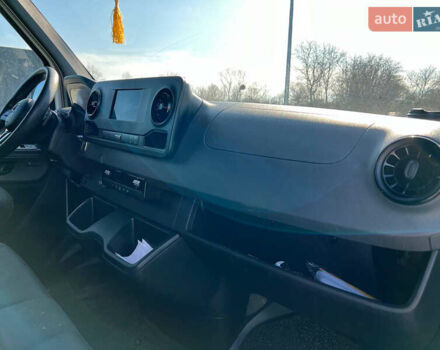 Белый Мерседес Sprinter, объемом двигателя 2.14 л и пробегом 575 тыс. км за 28585 $, фото 17 на Automoto.ua