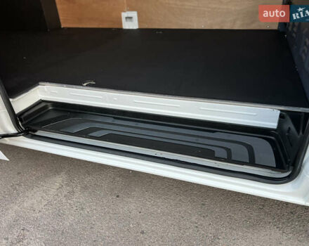 Белый Мерседес Sprinter, объемом двигателя 2.2 л и пробегом 267 тыс. км за 26500 $, фото 149 на Automoto.ua