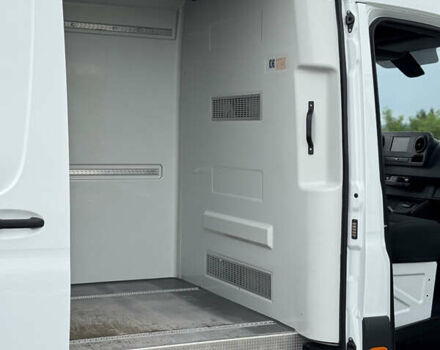 Белый Мерседес Sprinter, объемом двигателя 2.2 л и пробегом 300 тыс. км за 25900 $, фото 26 на Automoto.ua