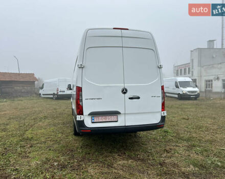 Белый Мерседес Sprinter, объемом двигателя 2.2 л и пробегом 143 тыс. км за 24400 $, фото 12 на Automoto.ua