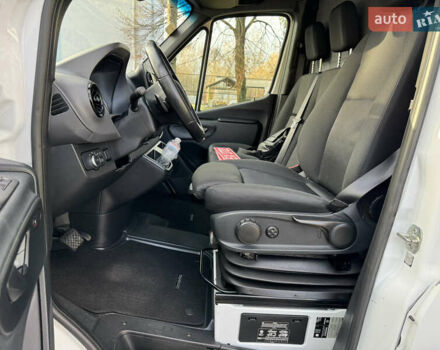 Белый Мерседес Sprinter, объемом двигателя 2.2 л и пробегом 293 тыс. км за 28800 $, фото 27 на Automoto.ua