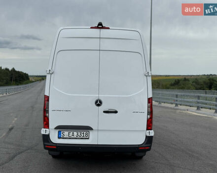 Белый Мерседес Sprinter, объемом двигателя 2.2 л и пробегом 300 тыс. км за 25900 $, фото 9 на Automoto.ua