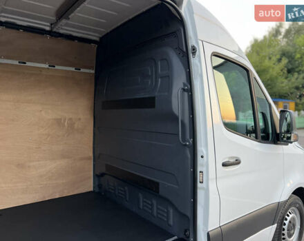 Белый Мерседес Sprinter, объемом двигателя 2.2 л и пробегом 267 тыс. км за 26500 $, фото 151 на Automoto.ua