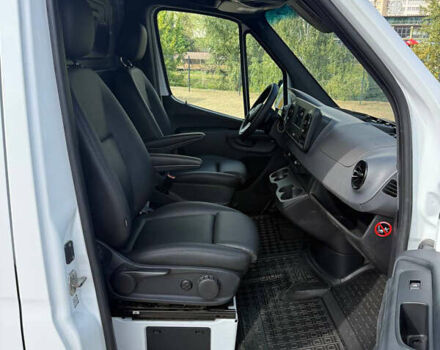 Белый Мерседес Sprinter, объемом двигателя 3 л и пробегом 69 тыс. км за 46999 $, фото 16 на Automoto.ua