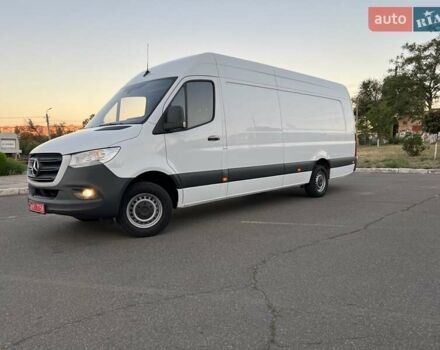 Белый Мерседес Sprinter, объемом двигателя 2.2 л и пробегом 318 тыс. км за 27500 $, фото 1 на Automoto.ua