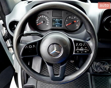 Белый Мерседес Sprinter, объемом двигателя 2.1 л и пробегом 144 тыс. км за 28500 $, фото 17 на Automoto.ua