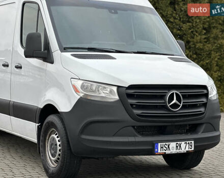 Белый Мерседес Sprinter, объемом двигателя 3 л и пробегом 300 тыс. км за 37500 $, фото 5 на Automoto.ua