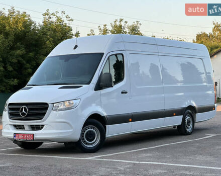Белый Мерседес Sprinter, объемом двигателя 2.2 л и пробегом 267 тыс. км за 26500 $, фото 3 на Automoto.ua