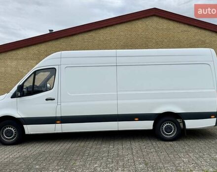 Белый Мерседес Sprinter, объемом двигателя 2.14 л и пробегом 352 тыс. км за 27800 $, фото 3 на Automoto.ua