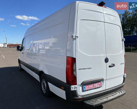 Белый Мерседес Sprinter, объемом двигателя 2.1 л и пробегом 350 тыс. км за 24300 $, фото 12 на Automoto.ua