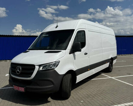 Белый Мерседес Sprinter, объемом двигателя 3 л и пробегом 313 тыс. км за 40897 $, фото 3 на Automoto.ua