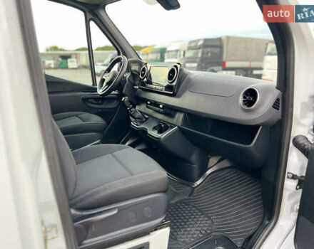 Белый Мерседес Sprinter, объемом двигателя 2.2 л и пробегом 230 тыс. км за 22699 $, фото 15 на Automoto.ua