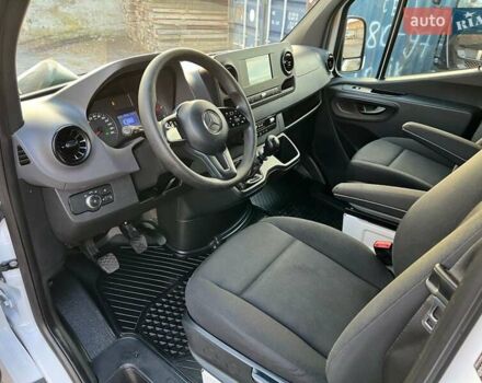 Белый Мерседес Sprinter, объемом двигателя 2.14 л и пробегом 219 тыс. км за 29499 $, фото 69 на Automoto.ua