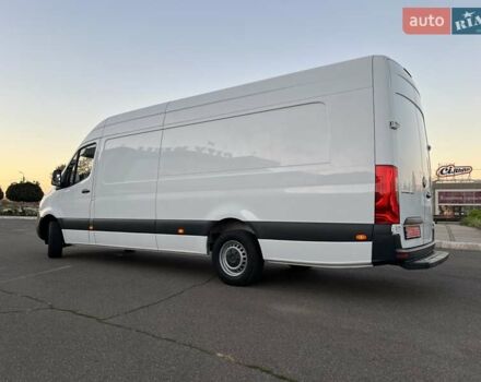 Белый Мерседес Sprinter, объемом двигателя 2.2 л и пробегом 318 тыс. км за 27500 $, фото 2 на Automoto.ua