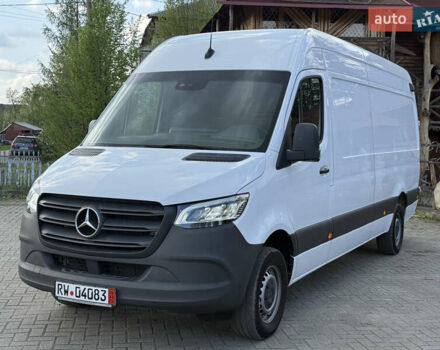 Белый Мерседес Sprinter, объемом двигателя 2 л и пробегом 156 тыс. км за 38653 $, фото 2 на Automoto.ua