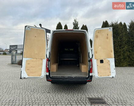 Белый Мерседес Sprinter, объемом двигателя 3 л и пробегом 300 тыс. км за 37500 $, фото 21 на Automoto.ua