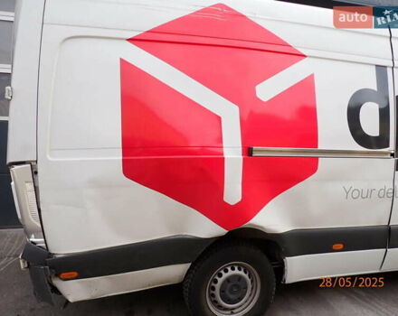 Белый Мерседес Sprinter, объемом двигателя 0 л и пробегом 215 тыс. км за 10713 $, фото 5 на Automoto.ua
