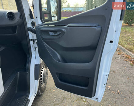 Белый Мерседес Sprinter, объемом двигателя 2.2 л и пробегом 293 тыс. км за 28800 $, фото 52 на Automoto.ua