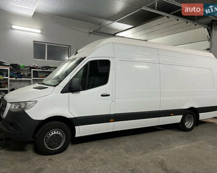 Белый Мерседес Sprinter, объемом двигателя 2.99 л и пробегом 207 тыс. км за 60273 $, фото 1 на Automoto.ua