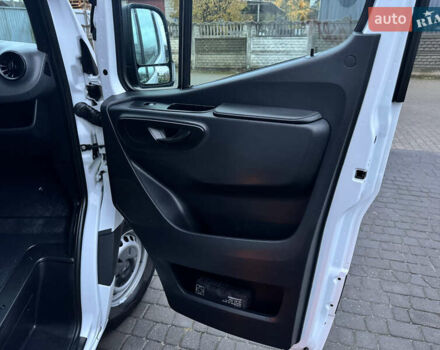 Белый Мерседес Sprinter, объемом двигателя 2.1 л и пробегом 366 тыс. км за 27800 $, фото 31 на Automoto.ua