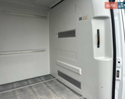 Белый Мерседес Sprinter, объемом двигателя 2.14 л и пробегом 433 тыс. км за 27900 $, фото 21 на Automoto.ua