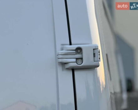 Белый Мерседес Sprinter, объемом двигателя 2.2 л и пробегом 267 тыс. км за 26500 $, фото 73 на Automoto.ua